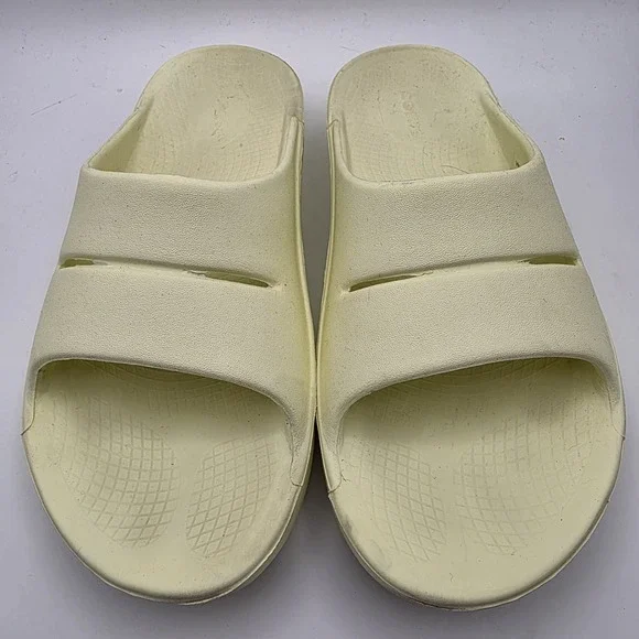 Oofos Ooahh Comfort Slide Womens Size 8- Yellow Recovery Sandals, Mens 6. - Picture 2 of 9